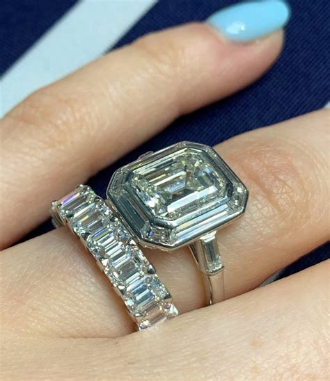 engagement rings with baguette diamonds